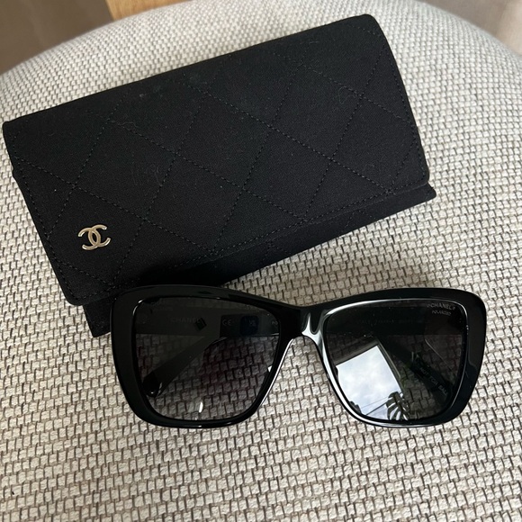 CHANEL Butterfly Sunglasses Polarized Black - Picture 4 of 13